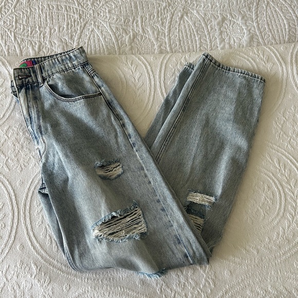 Distressed Light Blue Jeans - Picture 5 of 5